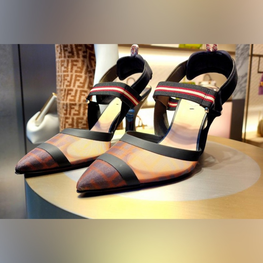 Fendi Colibrí Heels
